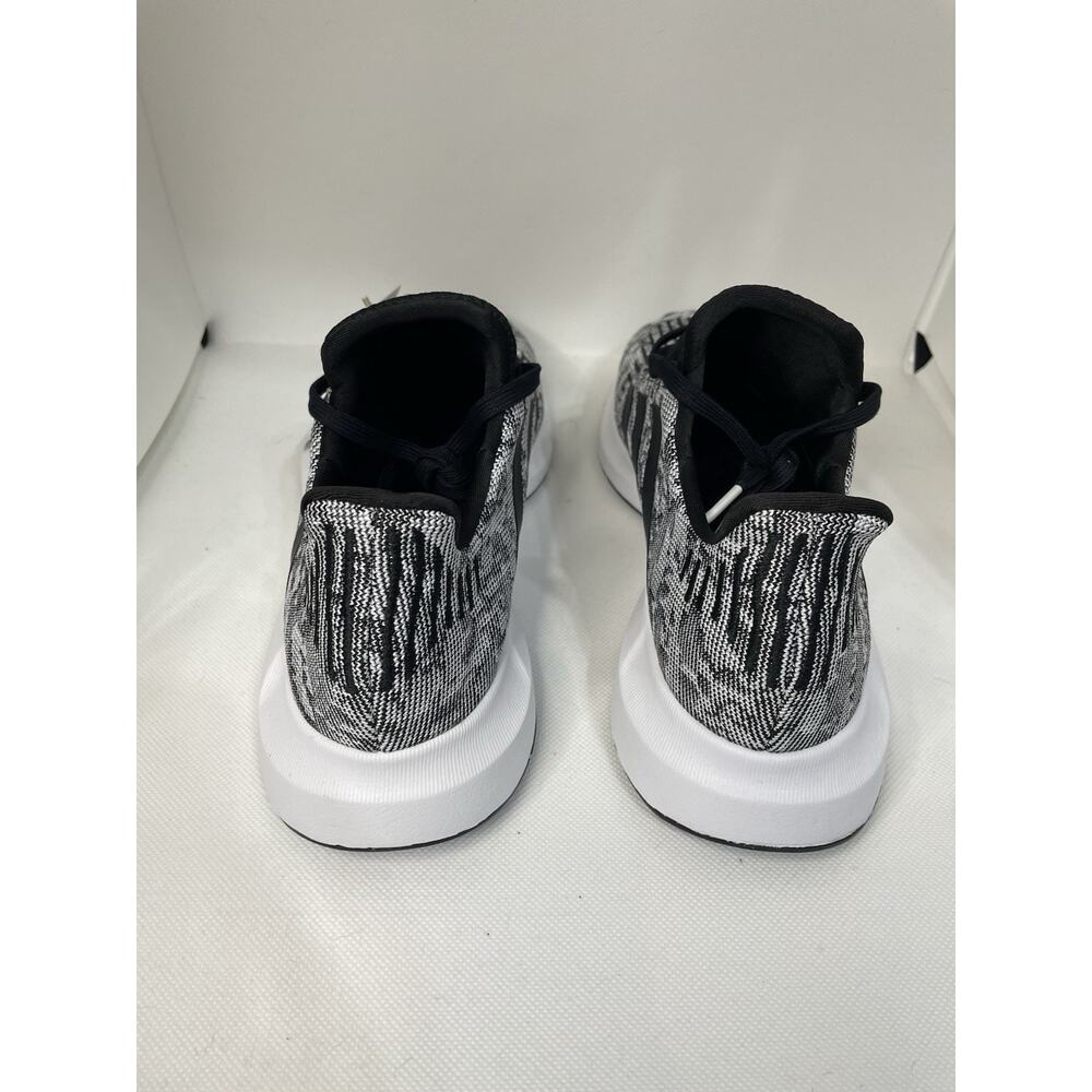 BNWT Adidas Swift Run 1.0 Black White - Mens 8.5 - Picture 6 of 9